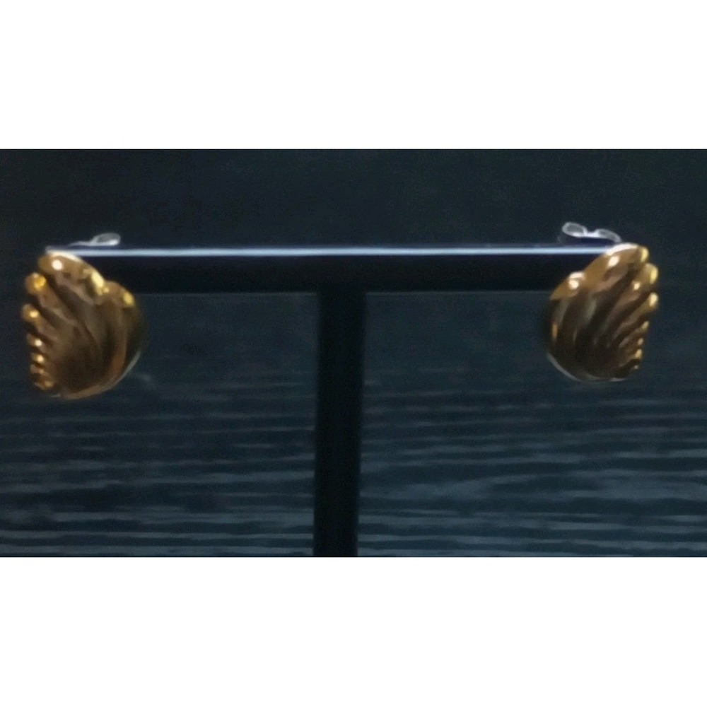 Vintage Gold Tone Shell Stud Earrings | Ribbed Fan Design | Pierced‎